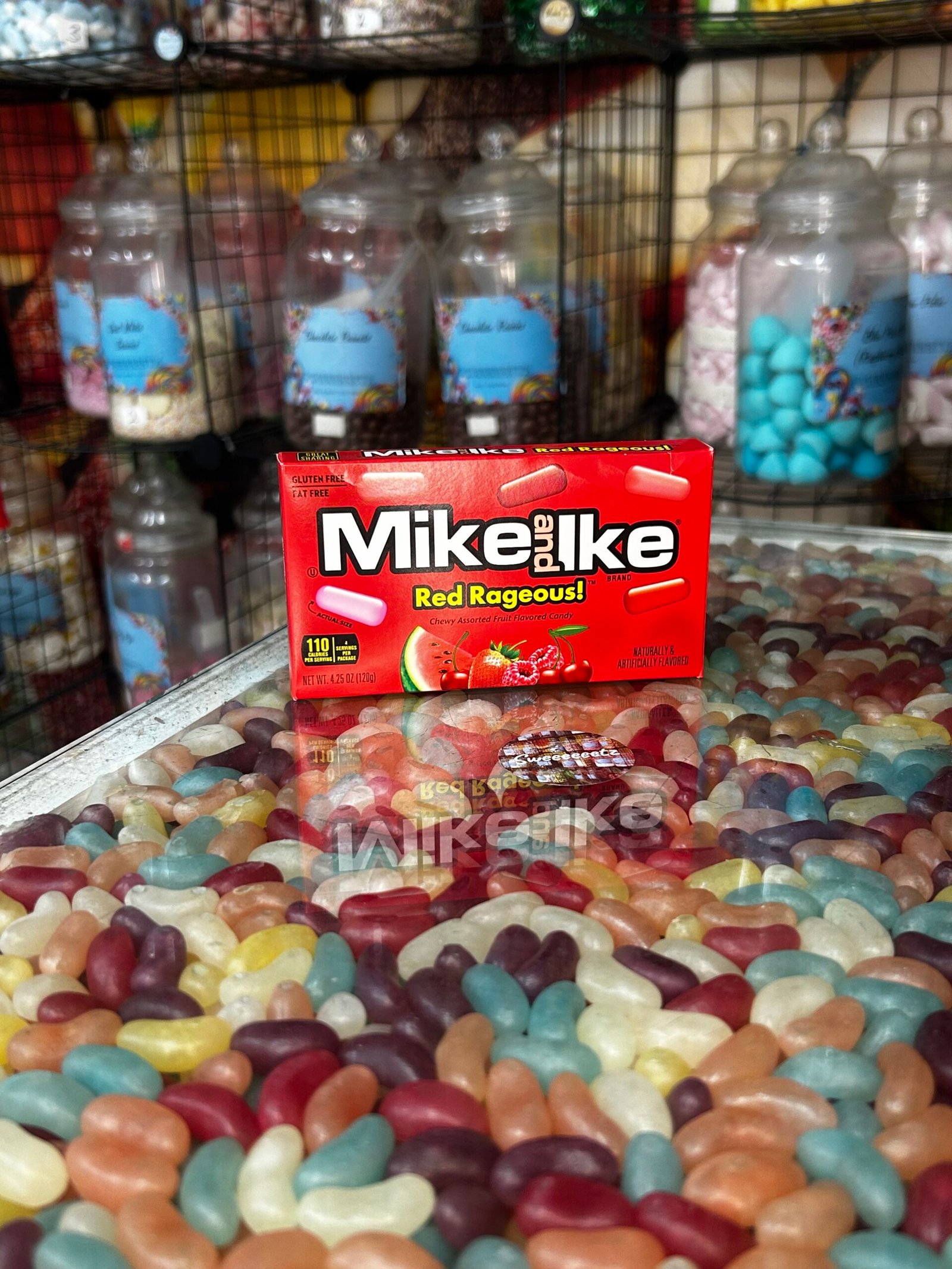 Mike & Ike Red Rageous Theatre Box 120g